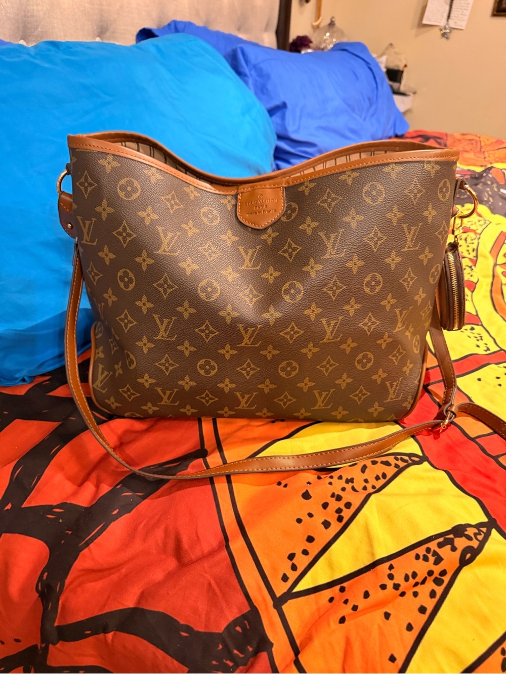 Louis Vuitton Monogram Canvas Tote Shoulder Bag in Brown